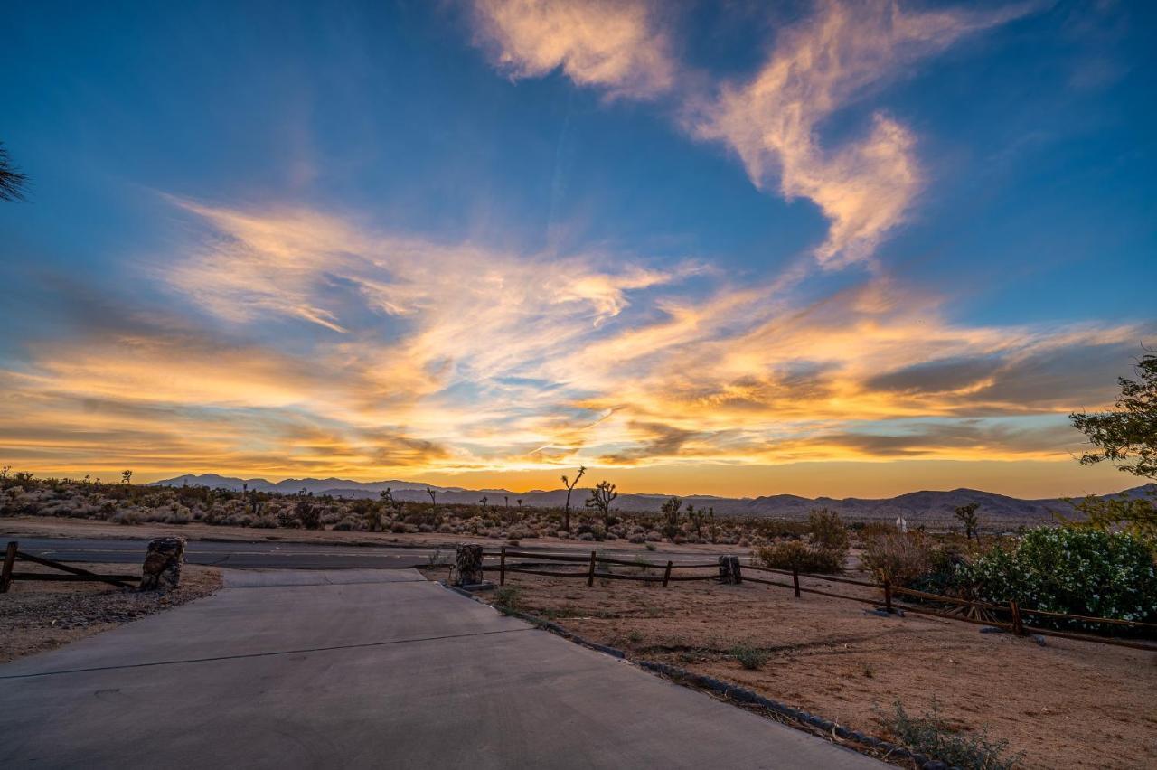 The Stargaze In Joshua Tree - Pool, Hot Tub, Views Villa Exterior photo